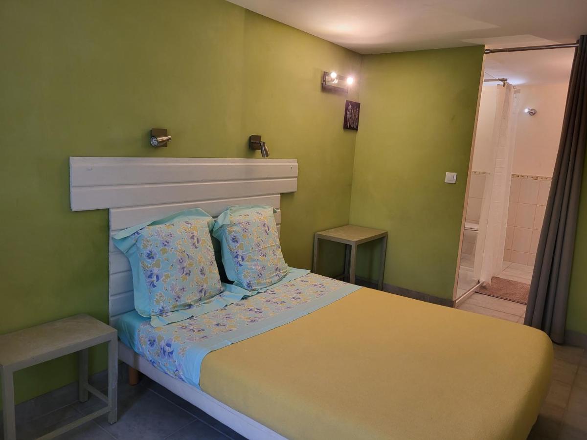 Le Clos Des Figuiers - 3 Gites De Caractere Duravel Exterior foto