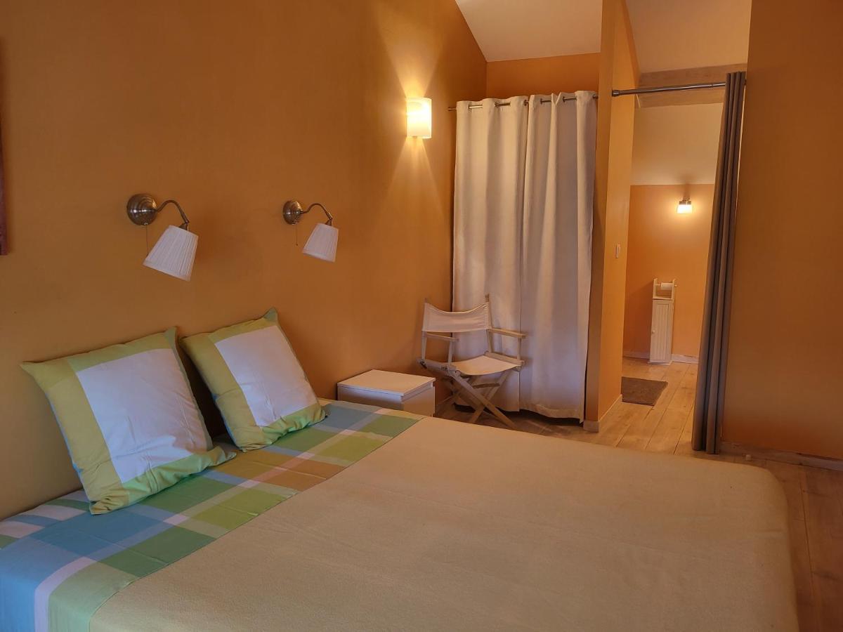 Le Clos Des Figuiers - 3 Gites De Caractere Duravel Exterior foto